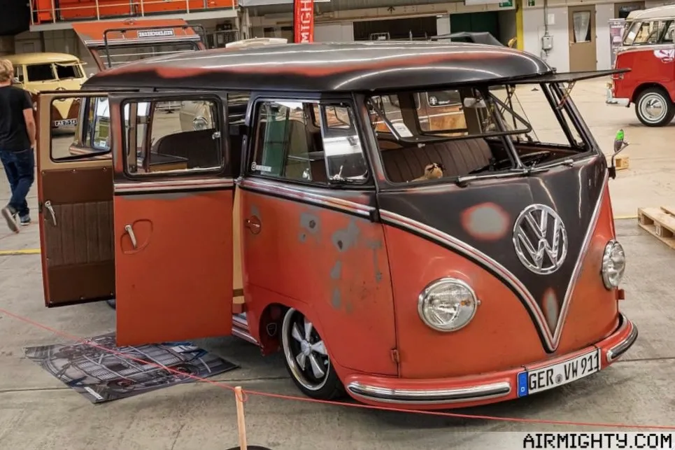 1958 T1 911 Microbus Deluxe